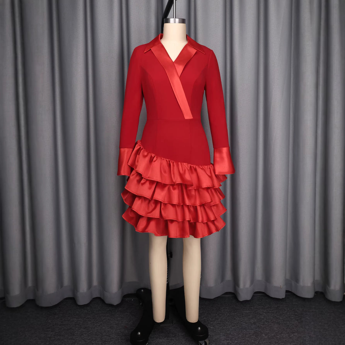 Collar long sleeved dress
