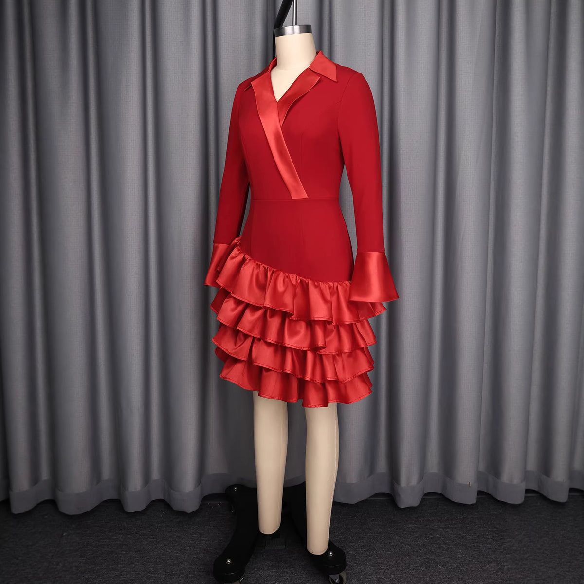 Collar long sleeved dress
