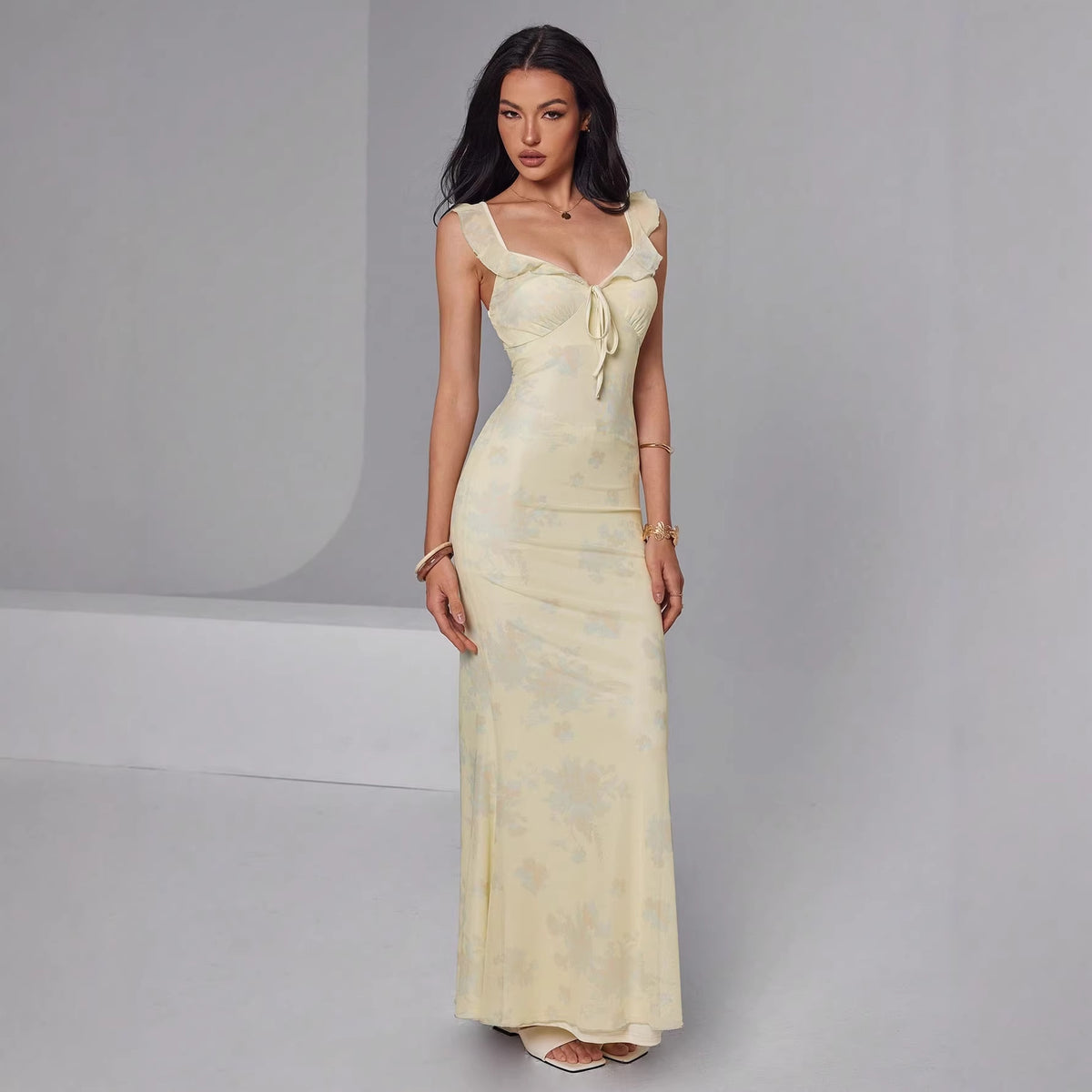 V-neck sleeveless dress