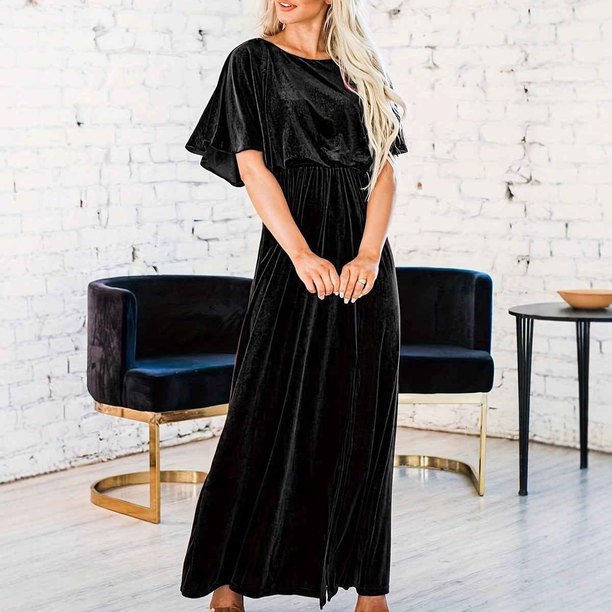 Romantic New Spring Summer Short Sleeve Sexy Elegant Velvet Round Neck Dress with Fashion 3D Decoration