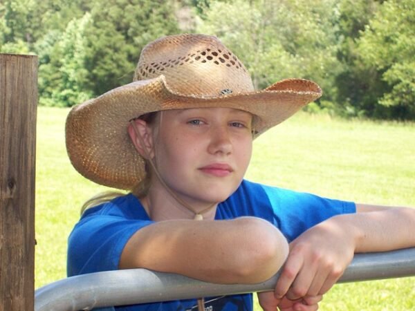 canyon duchess™ – elegant dark brown cowgirl hat