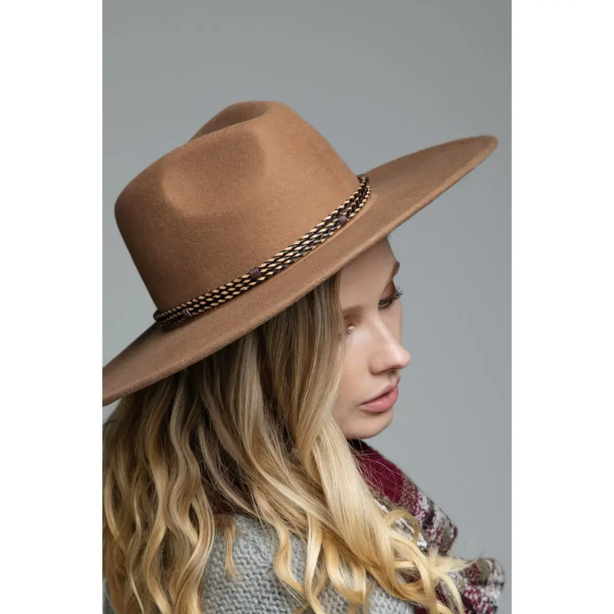 674f18225f93828482c8e1177b43a460d08fac788217d7b07d6183b105b76968 Velvet Noir Fedora Hat for Women