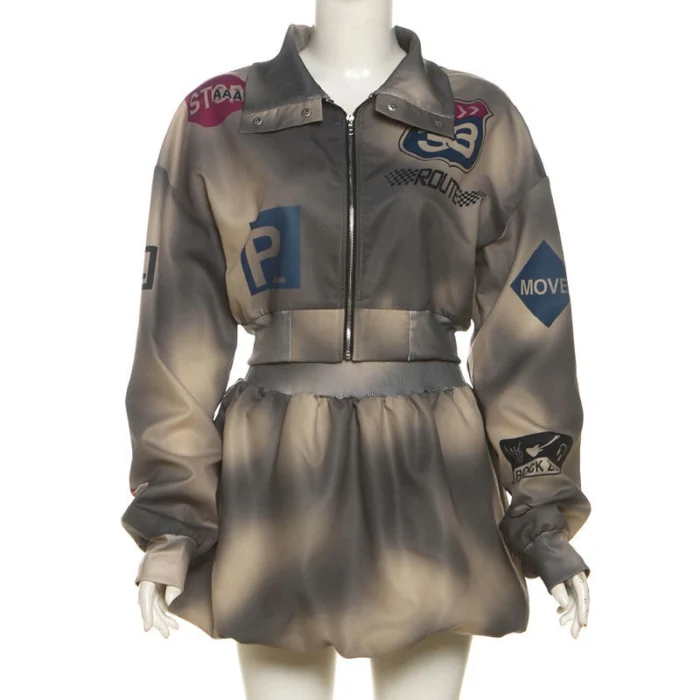 Coachella outfits for women with layered accessories and stylish festival look