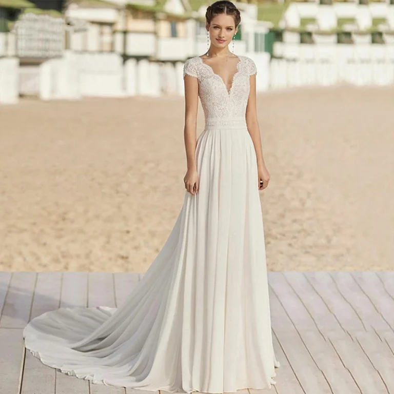Vintage Vera Wang wedding dress with lace detailing and elegant bridal silhouette