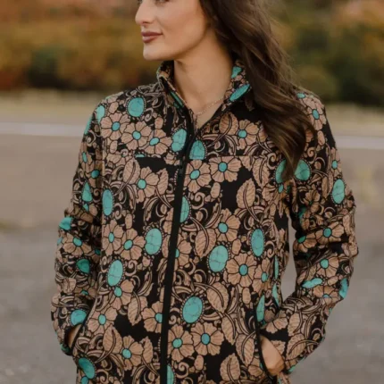 Fashionable women’s western blazer with fringe detailing and western-inspired design for rodeo and country fashion.