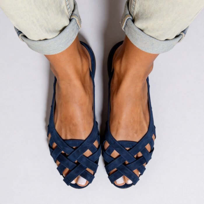 Flat bottomed hollow hole shoes anti slip beach sandals for women - Image 11