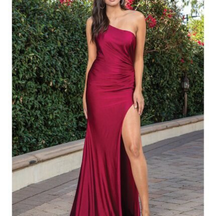 Sundown Sweetheart Column Gown in burgundy