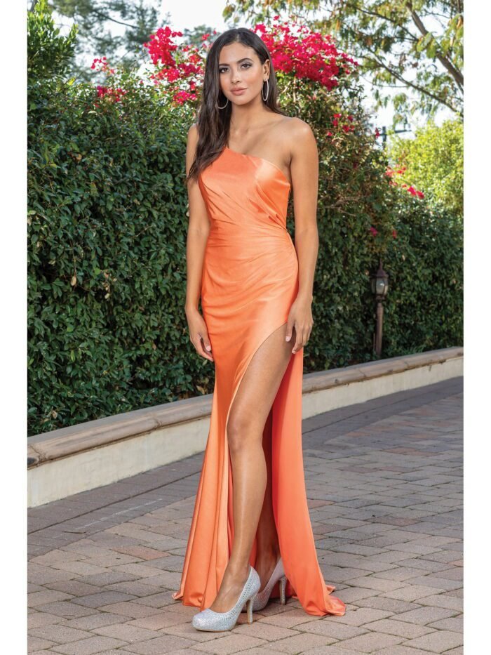 Sundown Sweetheart Column Gown in coral