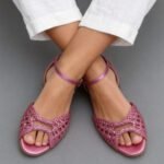 Artistic retro woven hollow flat bottomed women's summer French one-piece buckle sandals