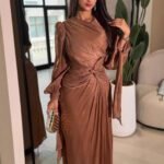 Wrinkled Ribbon Shiny Evening Dress - Image 3