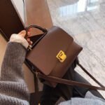 Single shoulder crossbody handbag - Image 2