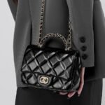Metal chain diamond grid handbag - Image 5