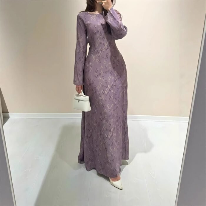 580006958 Vintage Style Long Sleeve Dress, Purple Slim Fit Maxi Dress, Waist-Cinching Women's Dress for Export - Image 1