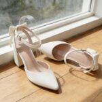 Women's off-white bow chunky heel pointed toe sandals for spring and summer - Image 2