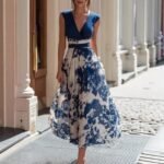Elegant Long Sleeveless V-Neck Blue and White Porcelain Print Dress Summer Formal Dress - Image 2