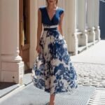 Elegant Long Sleeveless V-Neck Blue and White Porcelain Print Dress Summer Formal Dress
